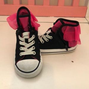 EUC size 8 tutu converse